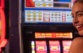 Filipino player reviewing Fortune Gems withdrawal confirmation on smartphone